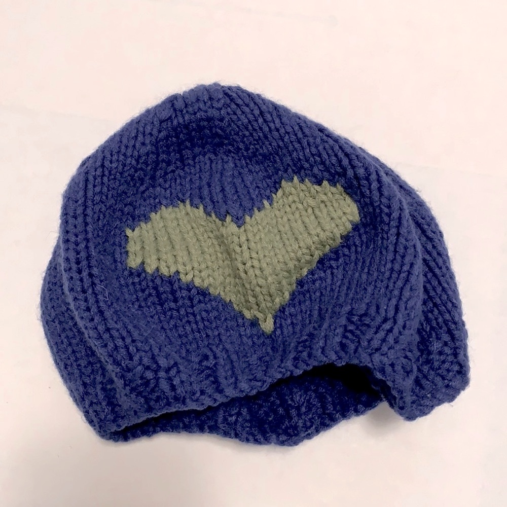 8/$20 NWOT Heart Beret Size XS/S
